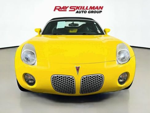 Used 2007 Pontiac Solstice Convertible w/ Premium Package RWD image 2