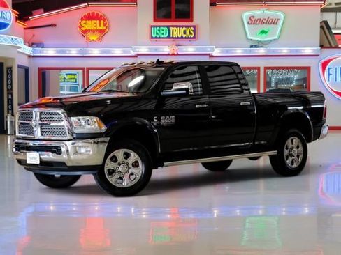 Used 2018 RAM 3500 Laramie w/ Convenience Group AWD/4WD image 2