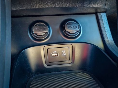 Used 2017 Hyundai Santa Fe SE w/ Cargo Package image 31