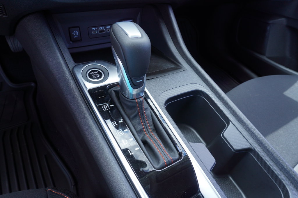 Certified 2025 Nissan Sentra SR FWD image 17