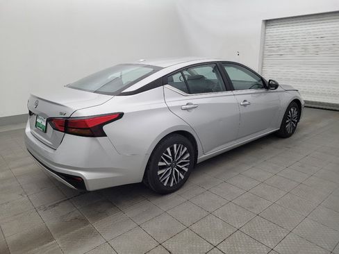 Used 2024 Nissan Altima 2.5 SV FWD image 10