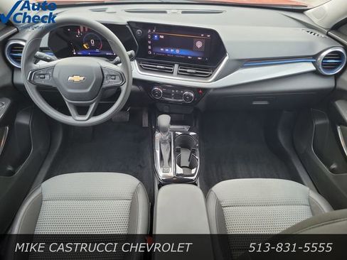 Used 2024 Chevrolet Trax LT FWD image 10