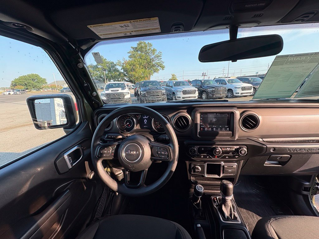 Used 2022 Jeep Wrangler Sport AWD/4WD image 22