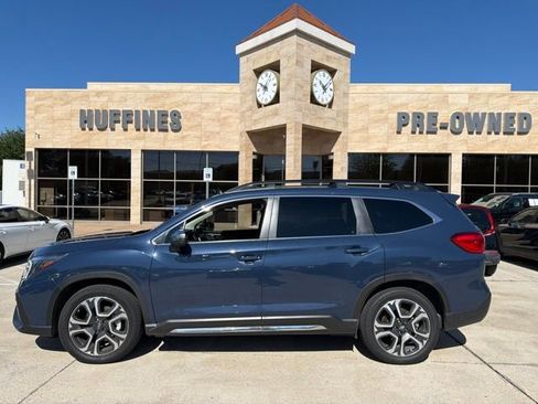 Used 2023 Subaru Ascent Limited w/ Technology Package AWD/4WD image 1