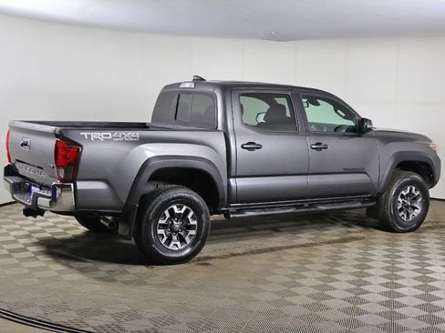 Used 2019 Toyota Tacoma TRD Off-Road image 9