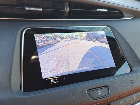 Used 2019 Cadillac XT4 Premium Luxury image 24