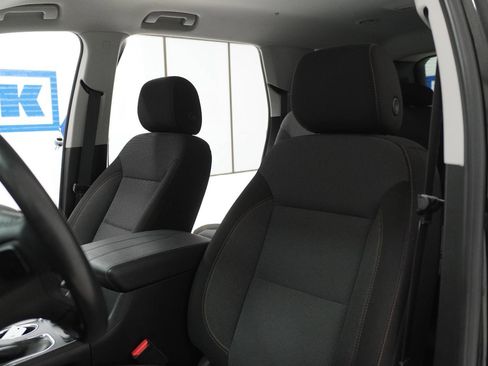 Used 2021 Chevrolet Traverse LT FWD image 18