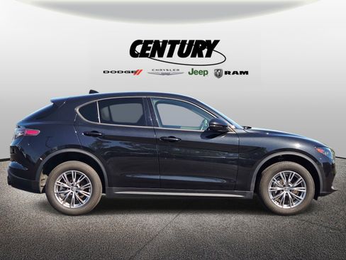 Used 2024 Alfa Romeo Stelvio Sprint AWD/4WD image 2