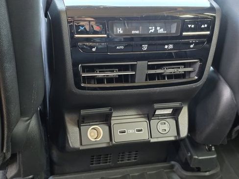 Used 2022 Acura MDX SH-AWD w/ Advance Package image 17