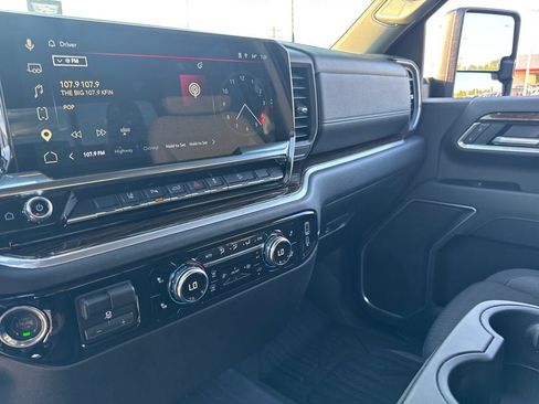 Used 2026 GMC Sierra 2500 SLE w/ SLE Value Package; AWD/4WD image 17