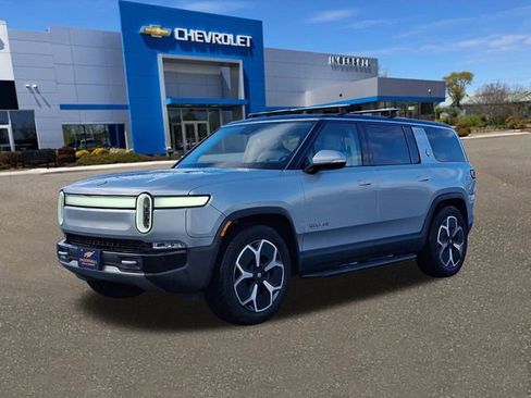 Used 2024 Rivian R1S Adventure image 3