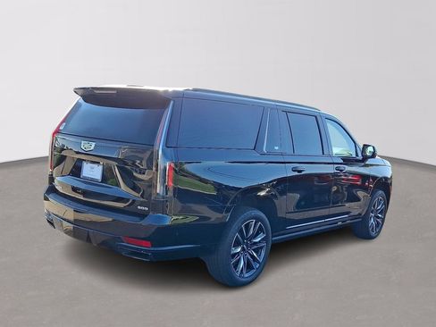 Used 2022 Cadillac Escalade ESV Sport Platinum image 4