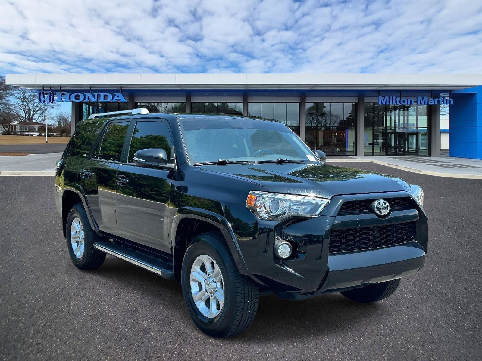 Used 2017 Toyota 4Runner SR5 Premium AWD/4WD image 1
