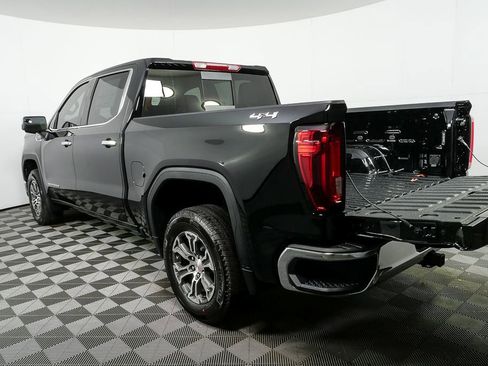 New 2026 GMC Sierra 1500 SLT w/ SLT Convenience Package image 32