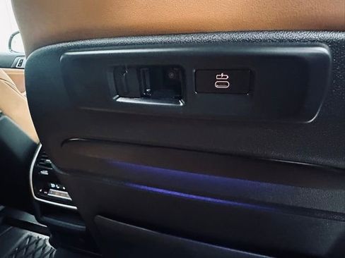 Used 2023 BMW X6 xDrive40i w/ Executive Package image 14