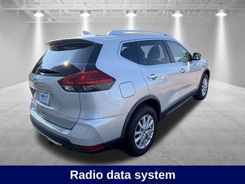 Used 2017 Nissan Rogue SV AWD/4WD image 3