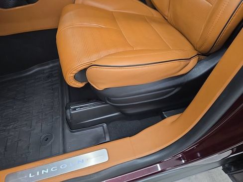 Used 2022 Lincoln Aviator Black Label w/ Dynamic Handling Package AWD/4WD image 39