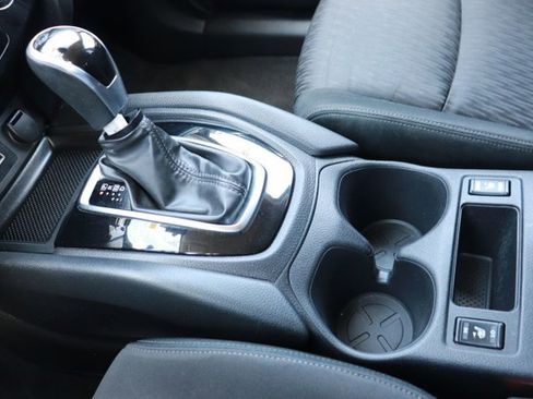 Used 2020 Nissan Rogue SV FWD image 18