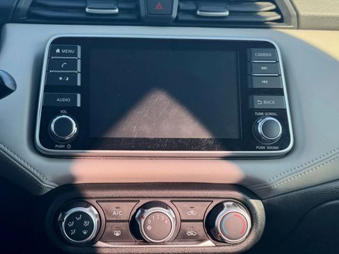 Used 2020 Nissan Versa SV image 15