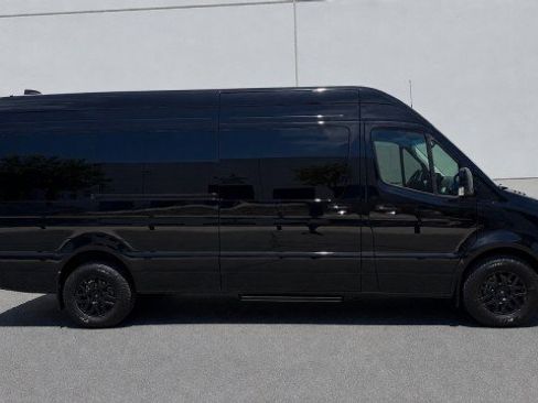 Used 2025 Mercedes-Benz Sprinter 2500 image 46