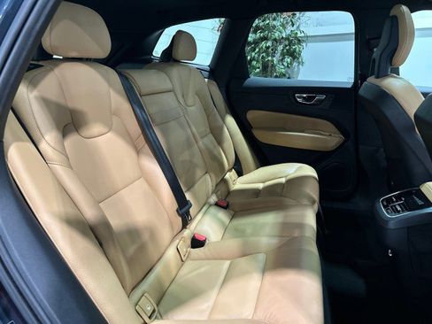 Used 2018 Volvo XC60 T5 Inscription w/ Convenience Package AWD/4WD image 6