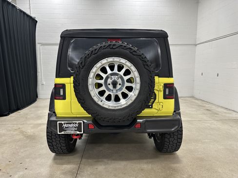 Used 2023 Jeep Wrangler Unlimited Rubicon w/ Safety Group AWD/4WD image 9