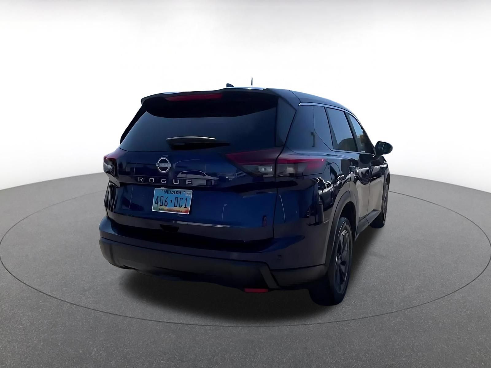 Used 2025 Nissan Rogue SV FWD image 13
