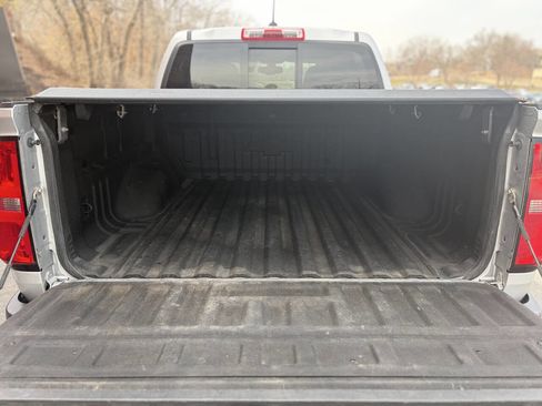 Used 2017 Chevrolet Colorado Z71 AWD/4WD image 19