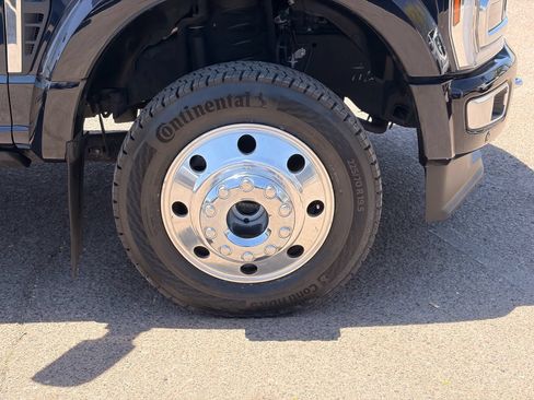 Certified 2024 Ford F450 Platinum w/ FX4 Off-Road Package AWD/4WD image 9