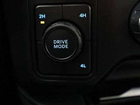 Used 2025 Ford F450 Platinum w/ FX4 Off-Road Package image 24