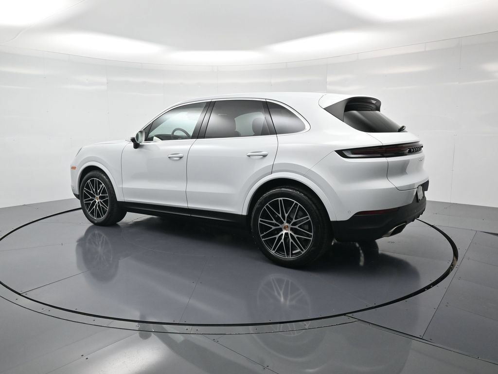Certified 2026 Porsche Cayenne AWD/4WD image 3