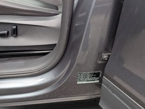 Used 2023 Volkswagen Tiguan SE image 13