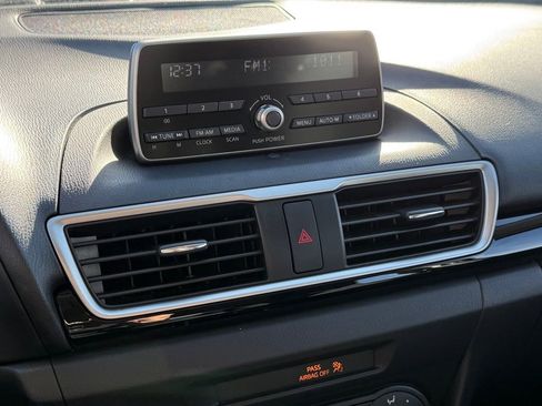 Used 2014 MAZDA MAZDA3 i Sport image 23