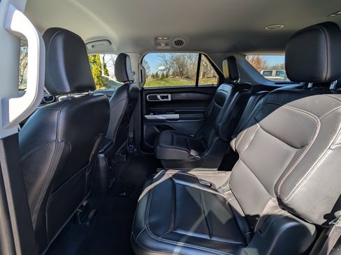 Used 2023 Ford Explorer XLT w/ Equipment Group 202A image 30