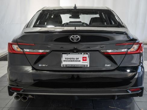 Used 2025 Toyota Camry SE image 5