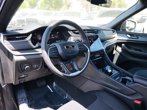 New 2026 Jeep Grand Cherokee L Laredo AWD/4WD image 11