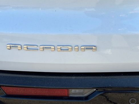 Used 2025 GMC Acadia Denali image 30