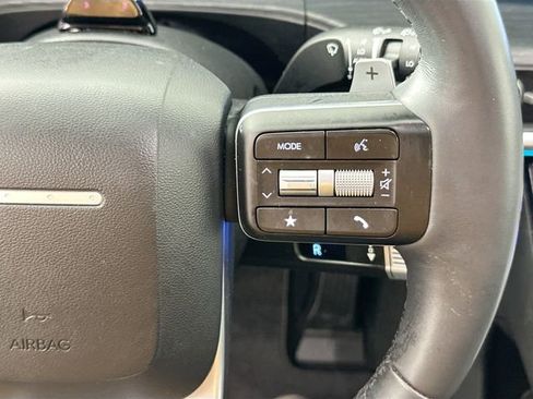 Used 2025 Hyundai Santa Fe Limited AWD/4WD image 24