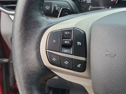 Used 2021 Ford Explorer XLT w/ Equipment Group 202A image 11