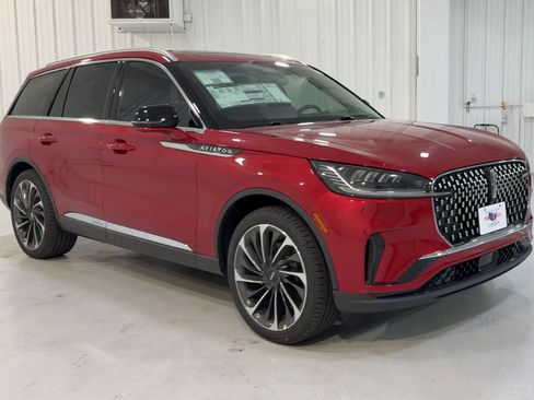 New 2025 Lincoln Aviator Reserve w/ Illumination Package image 3