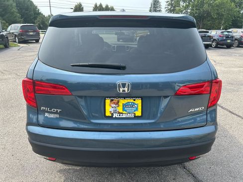 Used 2017 Honda Pilot EX image 3