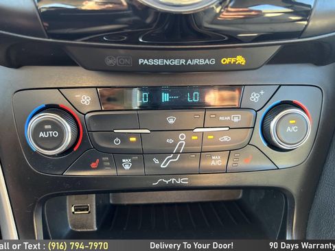 Used 2017 Ford Focus Titanium image 22