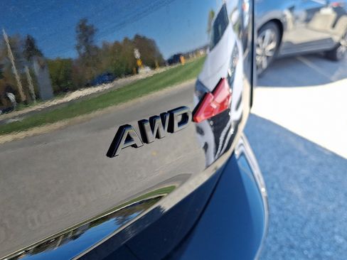 Certified 2025 Nissan Rogue SV image 30