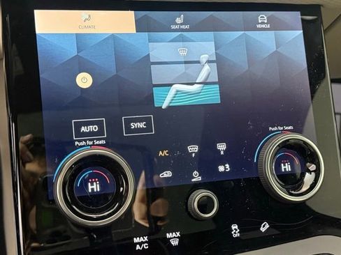 Certified 2023 Land Rover Range Rover Velar R-Dynamic S image 37