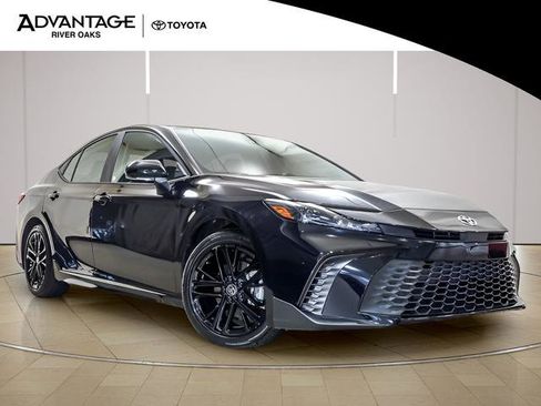 Certified 2025 Toyota Camry SE image 2