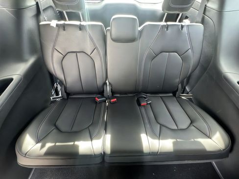 New 2026 Chrysler Pacifica Select w/ S Appearance Package FWD image 13
