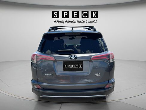Used 2017 Toyota RAV4 XLE AWD/4WD image 4