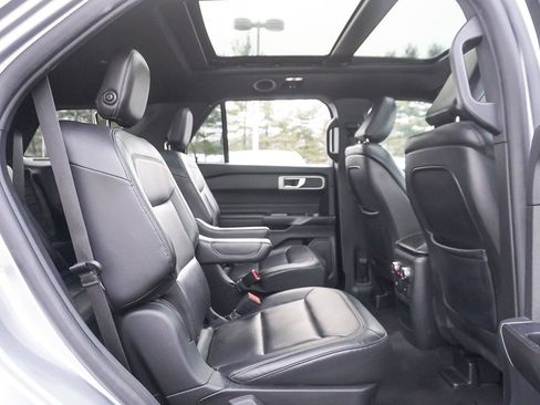 Used 2020 Ford Explorer XLT w/ Equipment Group 202A image 41