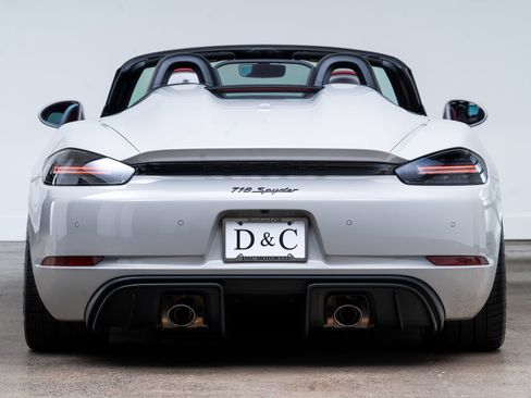 Used 2021 Porsche 718 Boxster Spyder RWD image 10
