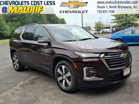 Certified 2023 Chevrolet Traverse LT w/ LT Premium Package AWD/4WD image 1